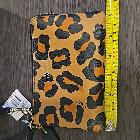 New w/ Tags! COACH WRISTLET/WALLET CHEETAH Print & black Trim - Picture 7 of 8